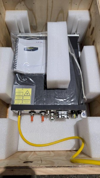 IPG YLR-1000-MM-WC FIBER LASER NEW