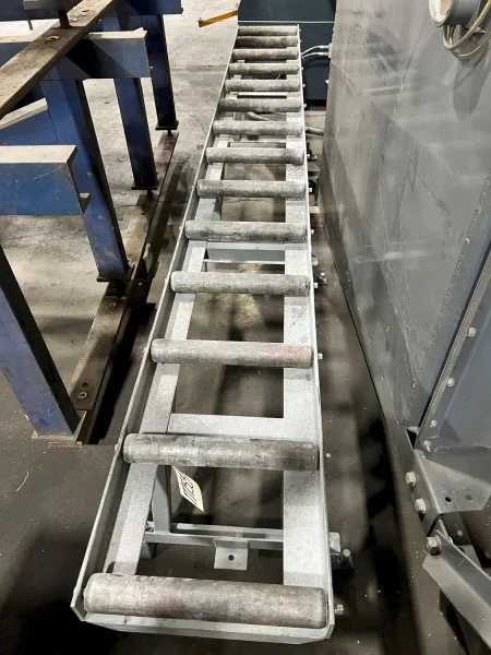 USED W.F. WELLS MODEL W-9-1 9" X 17" HORIZONTAL DUAL COLUMN BANDSAW YEAR: 2000