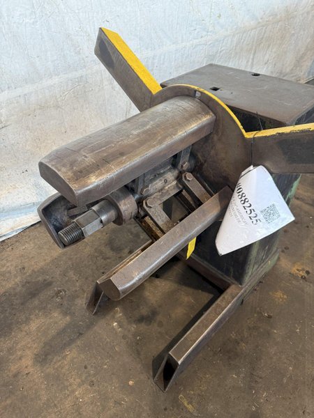 2500 LB X 24&quot; AMERICAN MODEL 60 UNCOILER. STOCK # 0882525