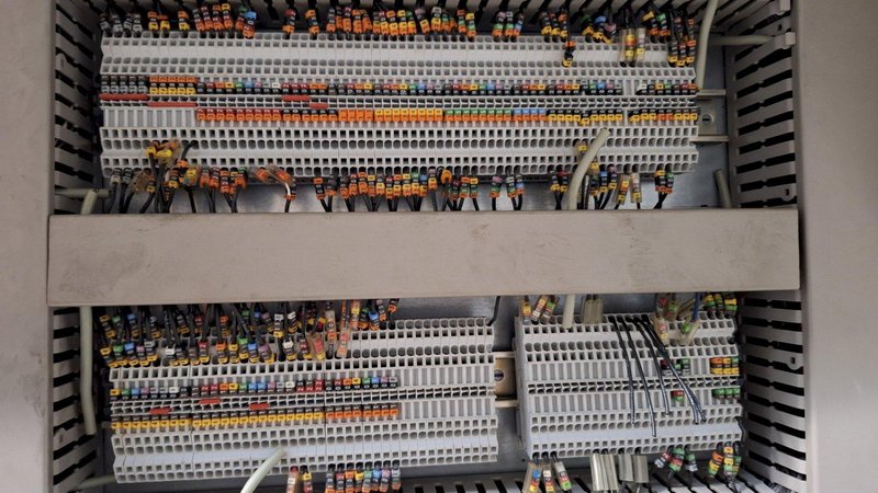 Sakamura Model BP 450 SL 4 Die Long Stroke Progressive Header