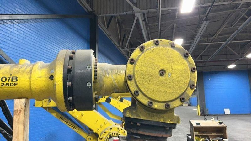 FANUC ROBOT ARM  -  R-2000IB/250F