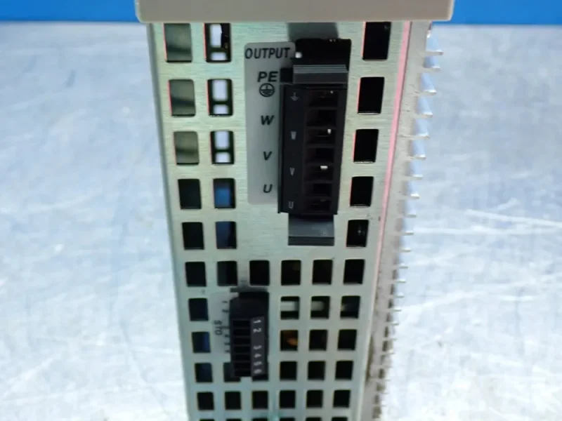 ALLEN BRADLEY 1.0KW, 2.0A OUTPUT, 2.7A INPUT KINETIX 350 SINGLE-AXIS SERVO DRIVE  -  2097-V34PR3-LM