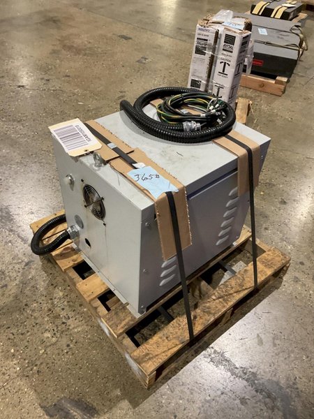 LCE LCPIC-TBSW-30025K 25 KVA TRANSFORMER 3 PHASE 440/220 USED