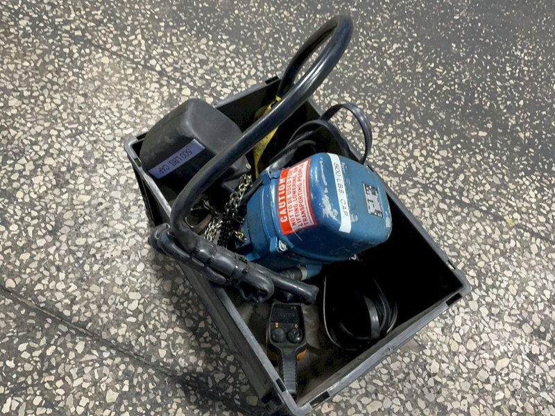 MANNESMANN DEMAG 500 LBS ELECTRIC CHAIN HOIST  -  PKVUN 1