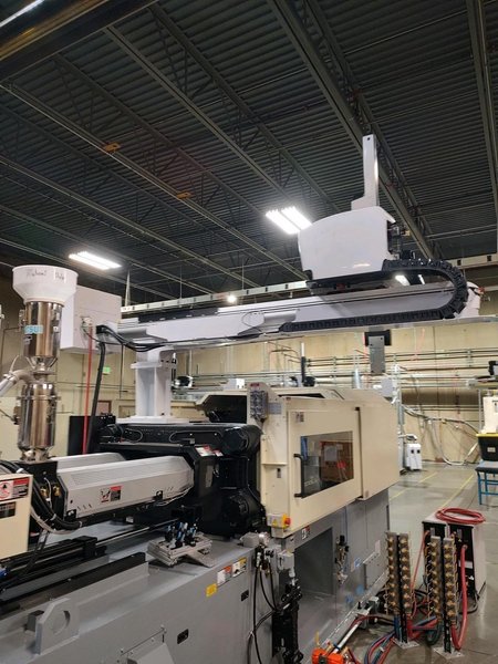 224 Ton Nissei DCX200III-25A Molding Machine, 2023 – Includes Chiller, Dryer, Temp Controller &amp; Granulator