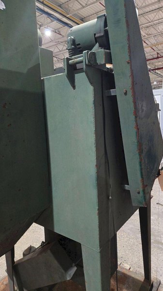 AR INDUSTRIES B-4 TUMBLE BLAST CHAMBER USED