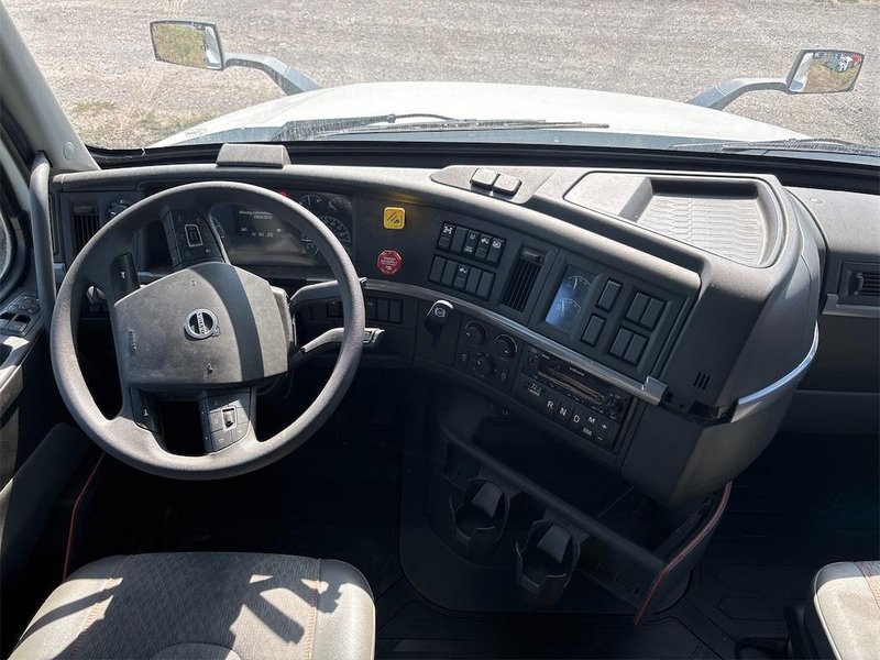 2024 Volvo VNL64T860 4V4NC9EH1RN650847