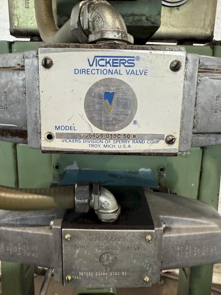 2,000 PSI HYDRAULIC PUMP UNIT W/ UNICLOSED MOTOR. STOCK # 1003525.