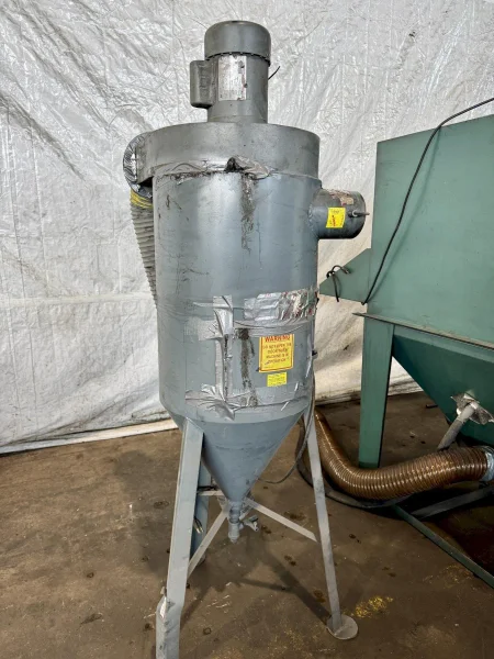 40" x 40" TRINCO 40X40SE DELUXE MANUAL BLAST CABINET &amp; DUST COLLECTOR: YOBRO #25758