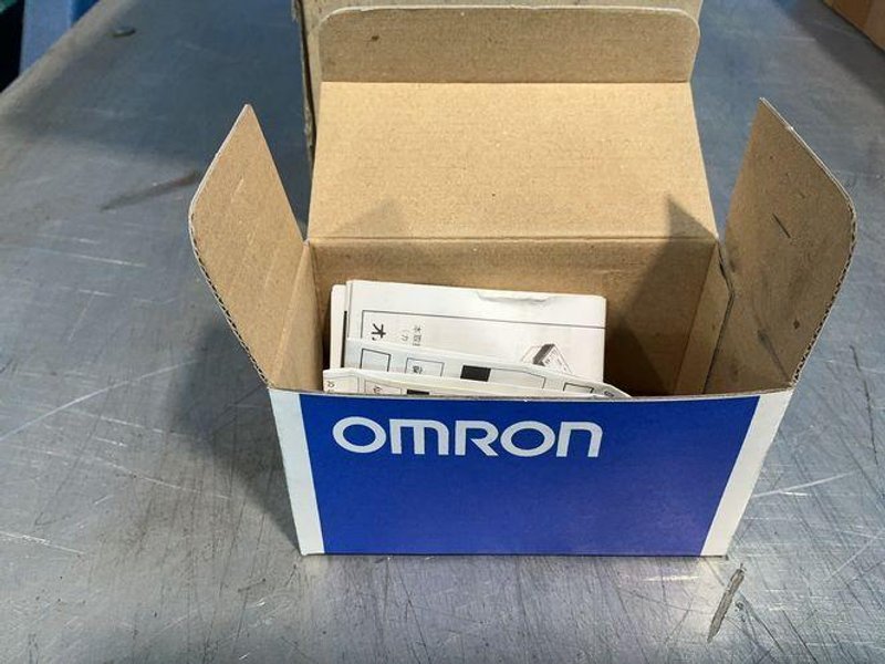 OMRON REMOTE TERMINAL   -  SRT1-ID16