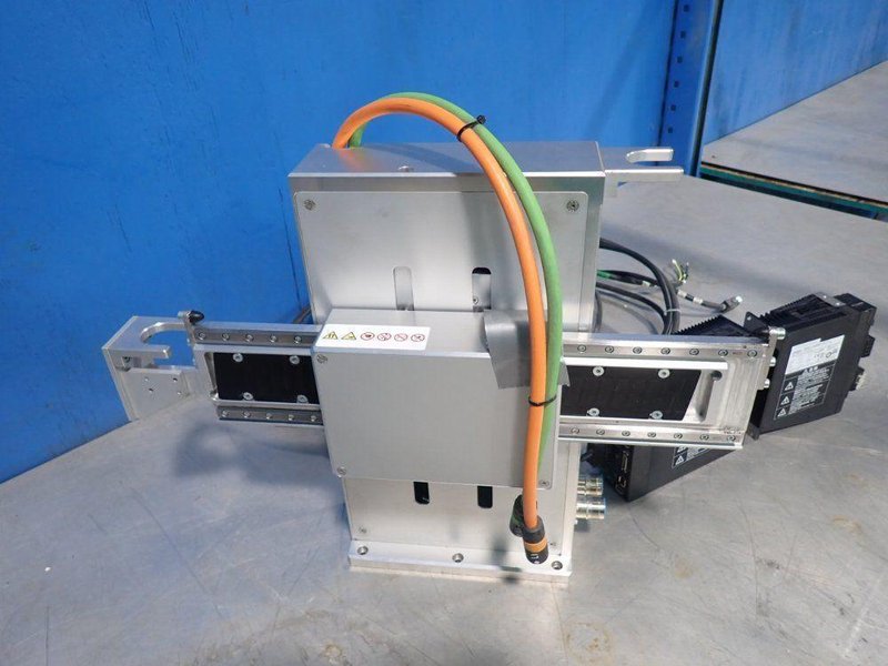 OMRON LINEAR ROBOT  -  R88L-ES-PM-C110-B250-0001