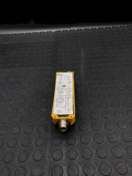 SICK UE4155-01BC700 Safety Controller 1024057 USED