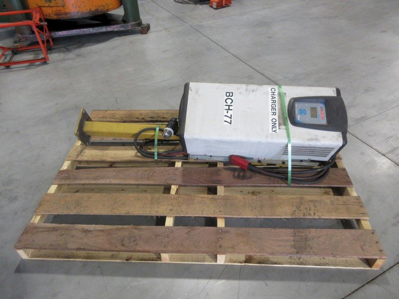 6,000 LBS RAYMOND MODEL #SL60TF NARROW AISLE ELECTRIC SIDE LOADED / FORKLIFT, NEW 2005: YOBRO #25065