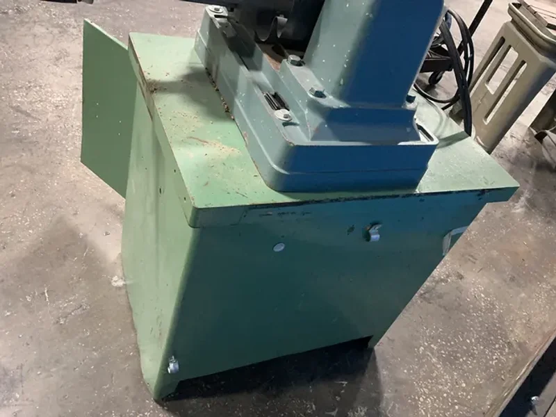 KBC MACHINERY 8.25”X28.75” VERTICAL MILL  -  6-275-004