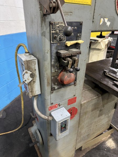 20" DOALL MODEL #2013V VERTICAL BANDSAW: STOCK #77719