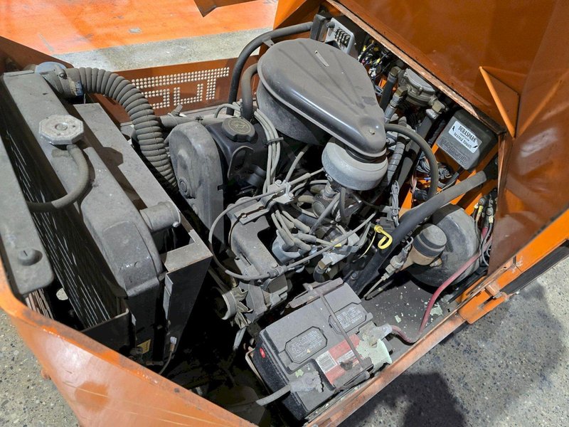 TUG MG30-7LP2 PROPANE TUG USED MISSING PARTS