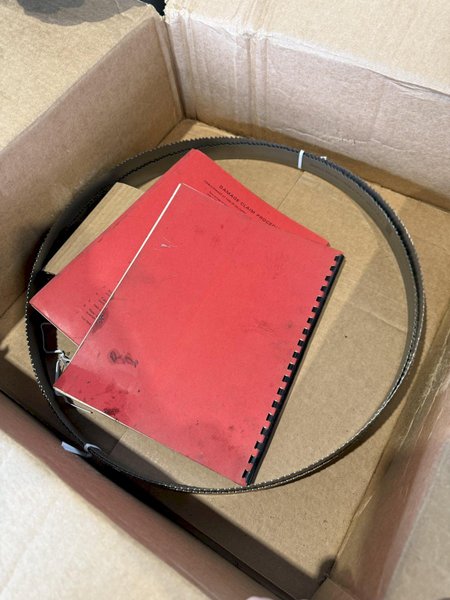 9" X 16" DOALL C-916 HORIZONTAL BANDSAW W/ 10' X 18" CONVEYOR. STOCK # 0112526.