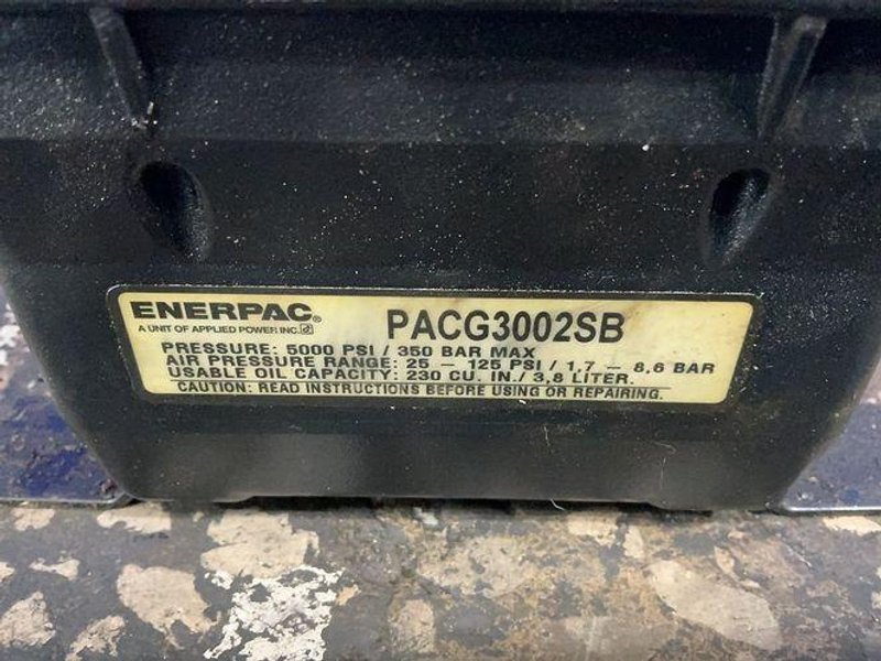 ENERPAC 5000 PSI / 350 BAR TURBO II HYDRAULIC AIR PUMP  -  PACG3002SB