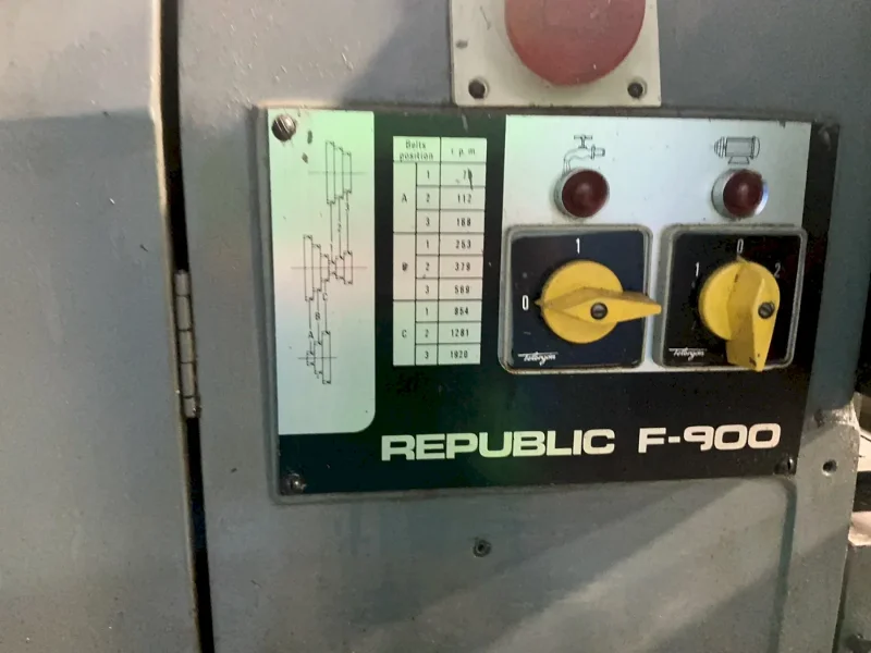 7” X 26” HORIZONTAL MILL  -  F-900