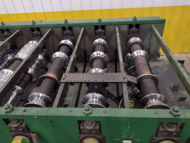 36" HI-RIB AG PANEL LINE: 14 STAND BRADBURY MODEL M2.548-14 ROLLFORMER &amp; AIRAM CUTOFF PRESS: YOBRO #26013