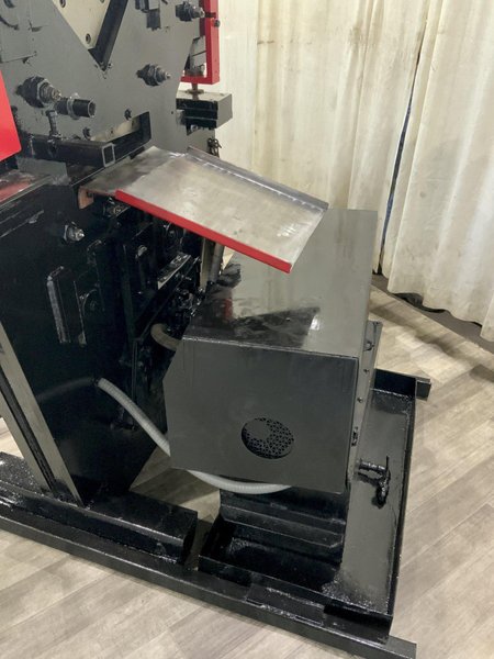 100 TON EDWARDS JAWS IV HYDRAULIC IRONWORKER: STOCK #80687