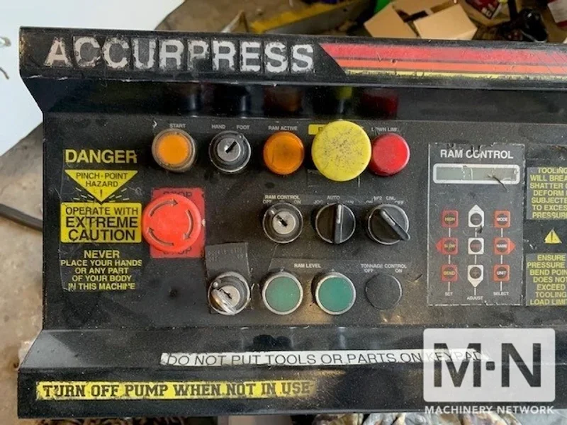 60 TONS ACCURPRESS 706010 PRESS BRAKES, 1985