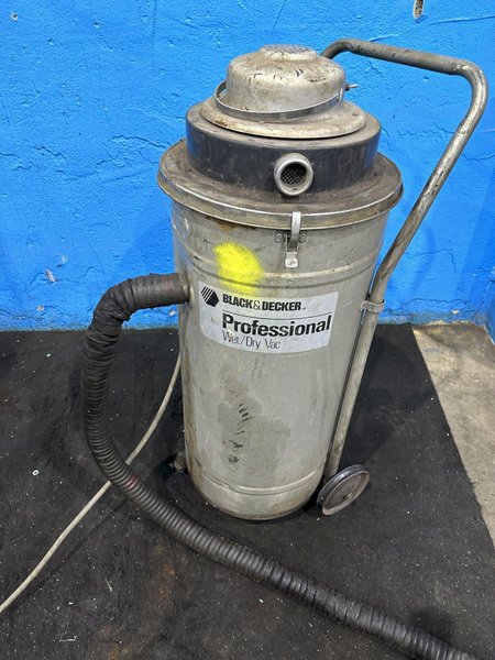 BLACK &amp; DECKER  PORTABLE SHOP VACUUM:  STOCK #77039