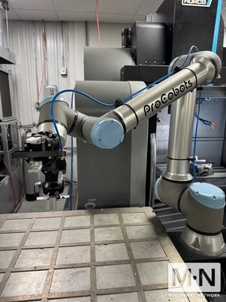 Hurco VM-10I CNC Vertical Machining Center, 2019 w/ Robot