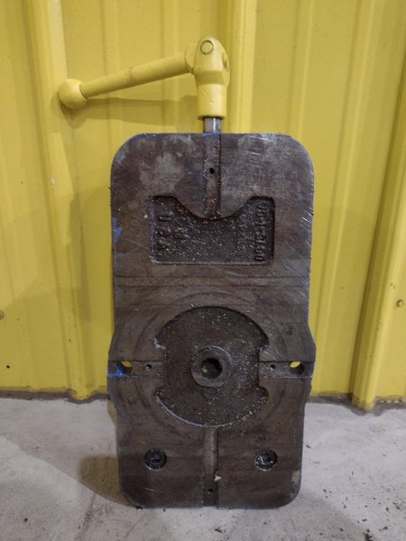 6&quot; KURT MODEL #D675 PRECISION MACHINE VISE W/ SWIVEL HANDLE: STOCK #23447