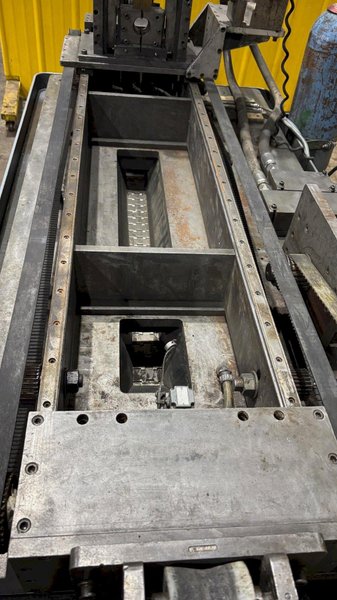 AMERICAN SERVO DRIVEN HYDRAULIC FLYING CUTOFF SHEAR WITH AMS CONTROLS: STOCK #18161