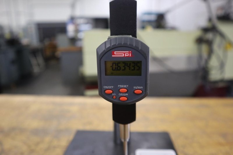 SPI Electronic Digital Height Indicator with 6"x'6"x2" Granite Base and Stand- Auction Item