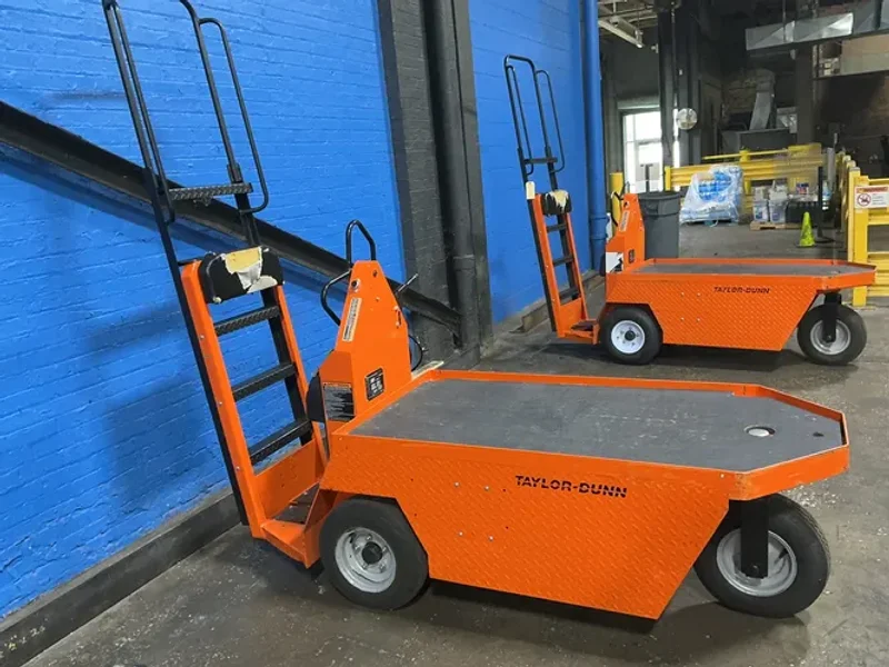 TAYLOR-DUNN 1000 lbs ELECTRIC STOCK CHASER CART  -  SC-100-24