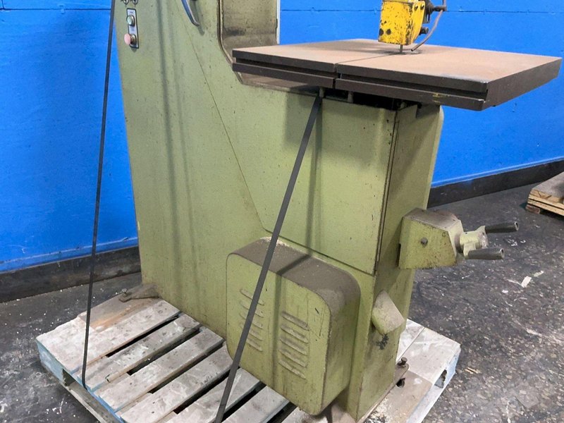 STARTRITE 21” X 21” VERTICAL BAND SAW   -  BRO.25
