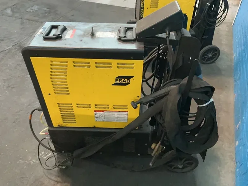 Esab 350 Amp Welder - Heliarc353i Ac-dx