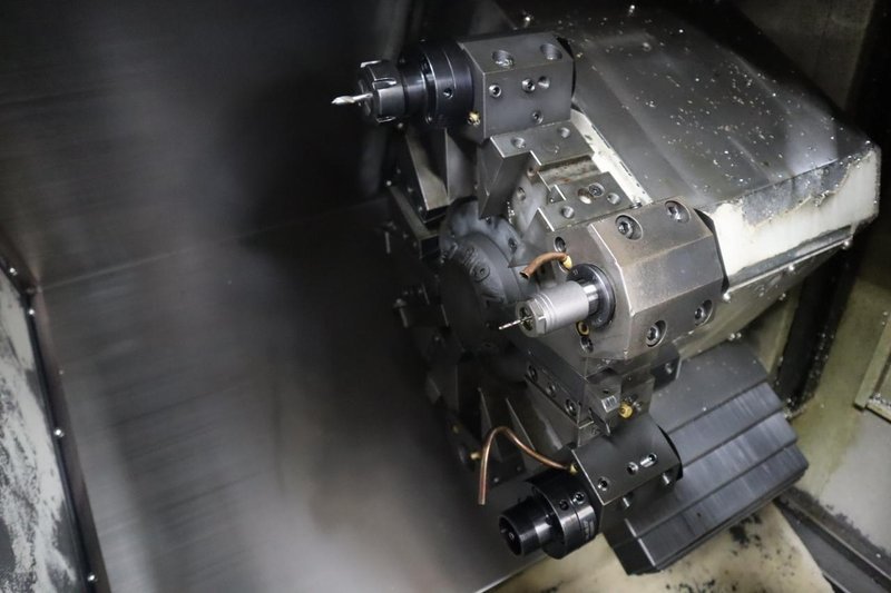 Daewoo Doosan Lynx 220C CNC Turning Center, 8" 3-Jaw Chuck, 12 Station Turret, Parts Catcher, Tool Presetter, Chip Conveyor- Auction Item