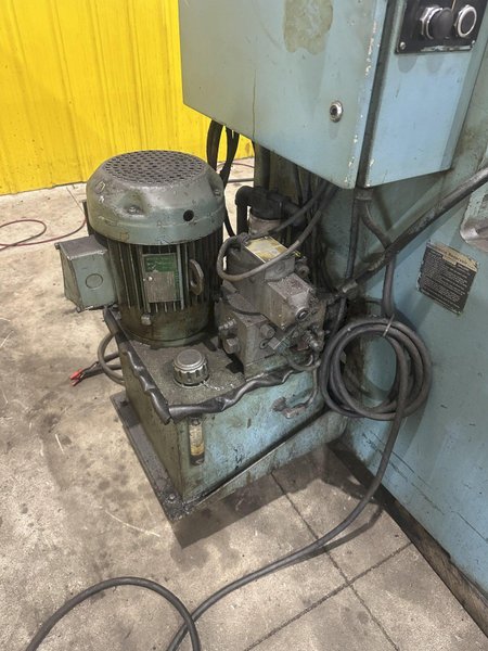 10&#039; X 1/4&quot; MODEL #SP-10-1/4 NIAGARA HYDRAULIC SHEAR: YOBRO #23863