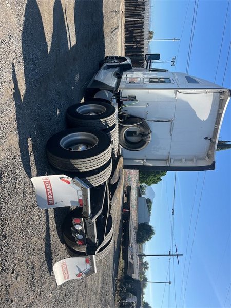 2023 Kenworth T680 1XKYDP9X6PJ224754