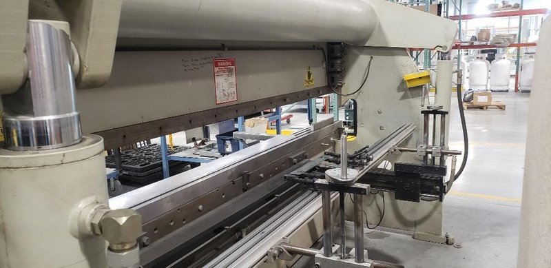 130 TON X 12' ACCURPRESS MODEL 713012 HYDRAULIC PRESS BRAKE