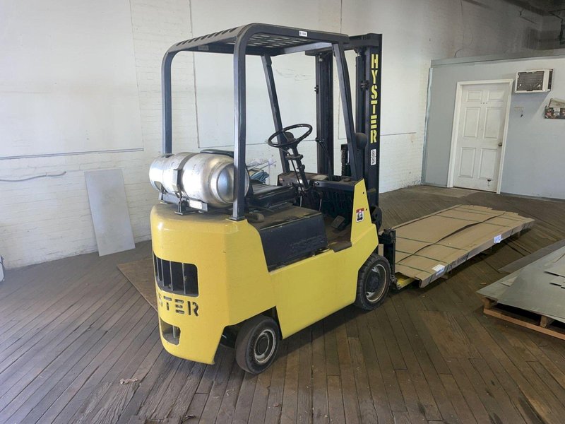 3,000 LBS CAPACITY HYSTER S30XL FORKLIFT: YOBRO #24396