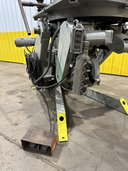 3,000 LB P&amp;H MODEL #WP3A POWER ELEVATING WELDING POSITIONER WITH PANDJIRIS GRIPPER: STOCK #19502