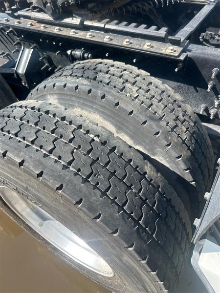 2023 Volvo VNL64T860 4V4NC9EJ5PN307510