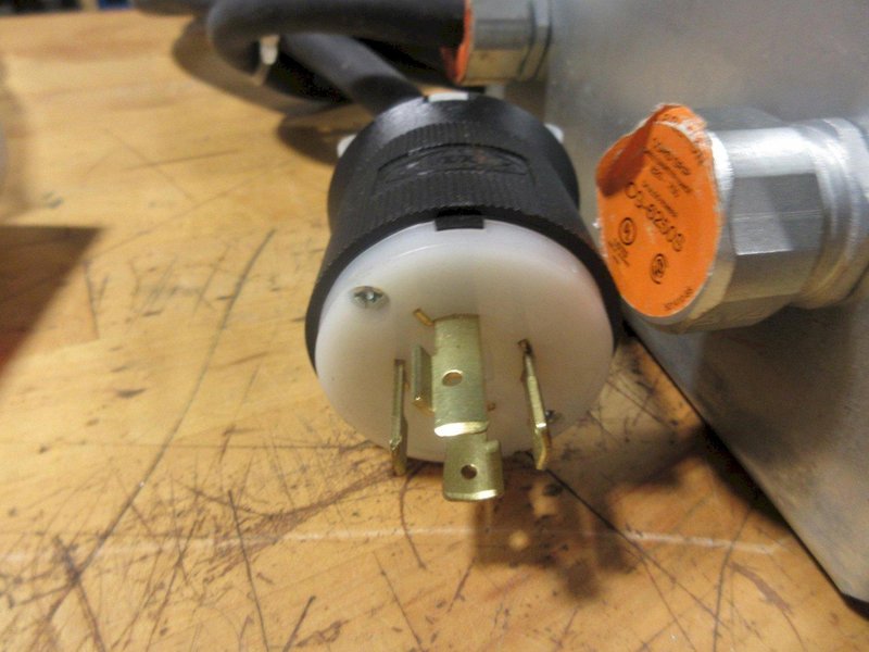 Machine Status Beacons Patlite (12) &amp; Plug Box w/ 250V 3&amp;4 Prong- Auction Item