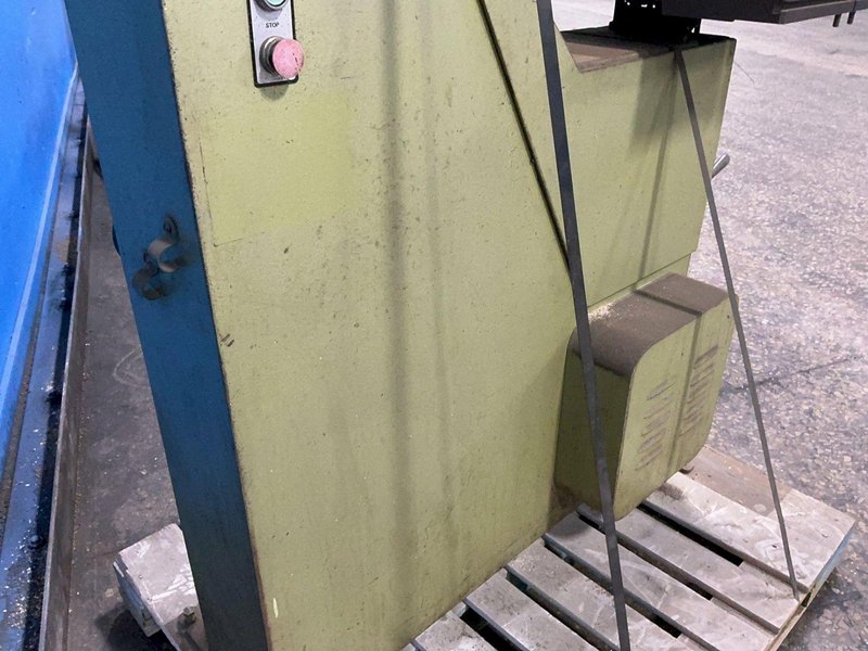 STARTRITE 21” X 21” VERTICAL BAND SAW   -  BRO.25