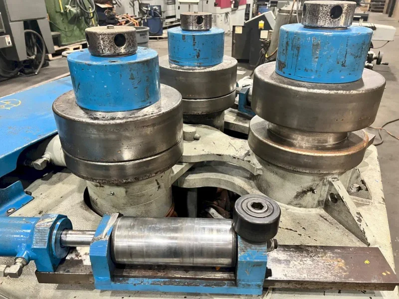 USED WDM 4" X 4" X 1/2" HYDRAULIC ANGLE ROLL MODEL AR-41, Year: 2010