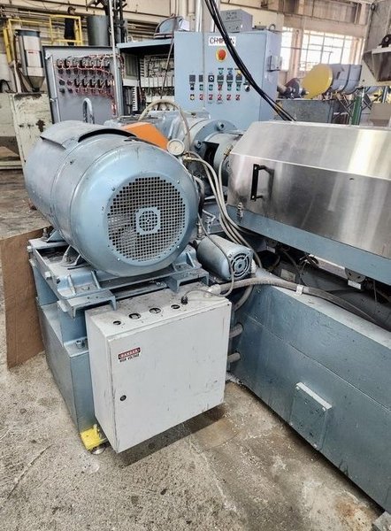 2.5″ Crown Single Screw Vented Extruder, Rebuilt to Specification in 2015 – 36:1 L/D Ratio