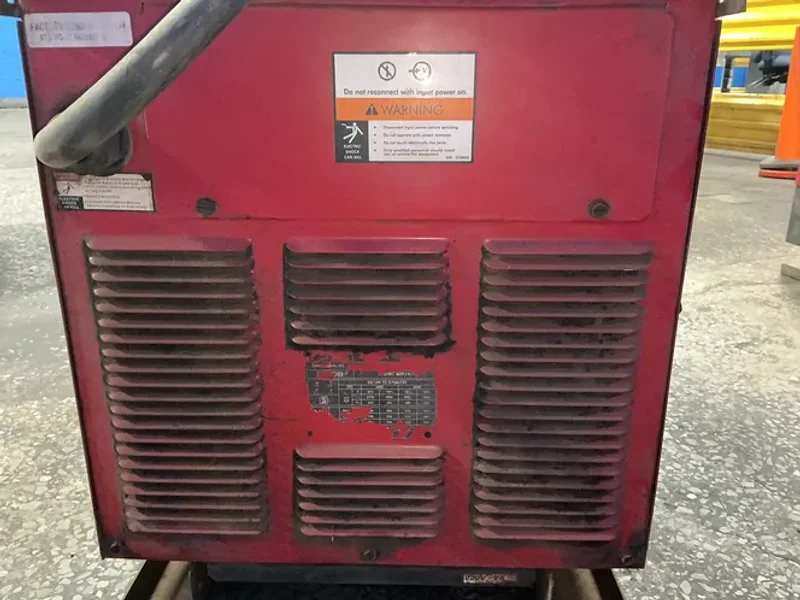 Lincoln Electric  455  Amps  Welder - Powerwave 455