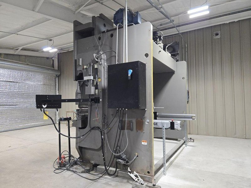 400 ton x 12′ Standard Industrial CNC Press Brake, 2007