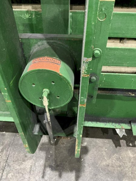 36" X 29" X 30 HP BALEMASTER MODEL #4030G-8 AUTO TIE HORIZONTAL BALER 2007: YOBRO #25000