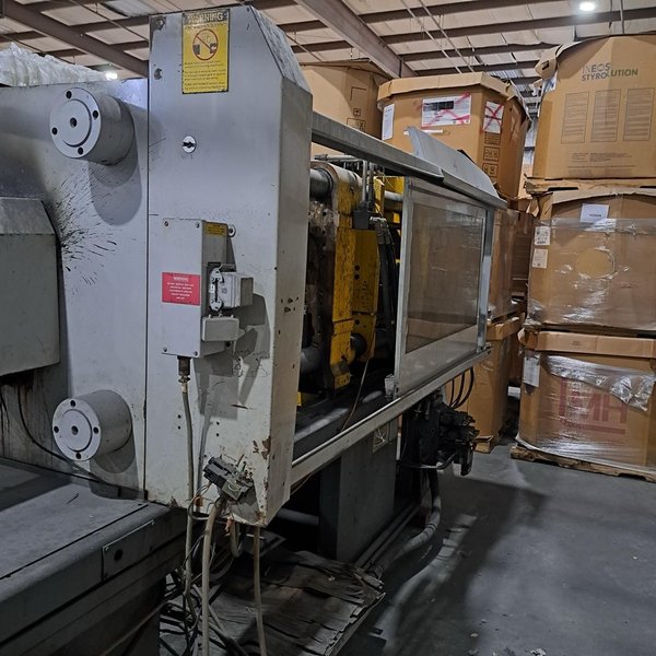 300 Ton, 30 oz Van Dorn 300 RS-30F-HT Injection Molding Machine, 1993