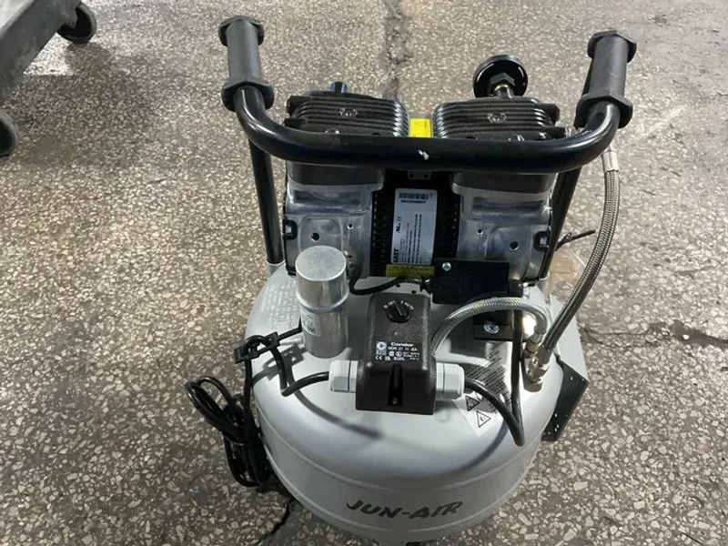 Gast Manufacturing 25 Liter, 12.2 Bar Jun-air Oil-less Rocking Piston Air Compressor System - 87r-25b-jebcb
